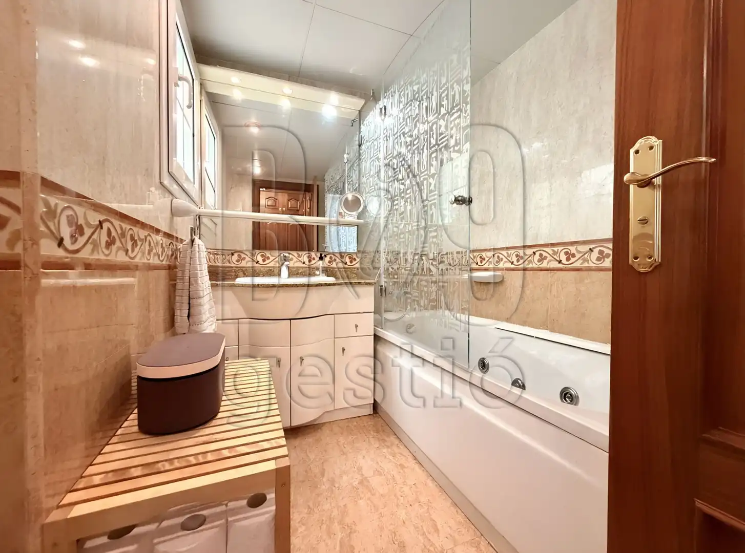 Badezimmer von Wohnung zum Verkauf in Tarragona mit Klimaanlage, Heizung und Terrasse