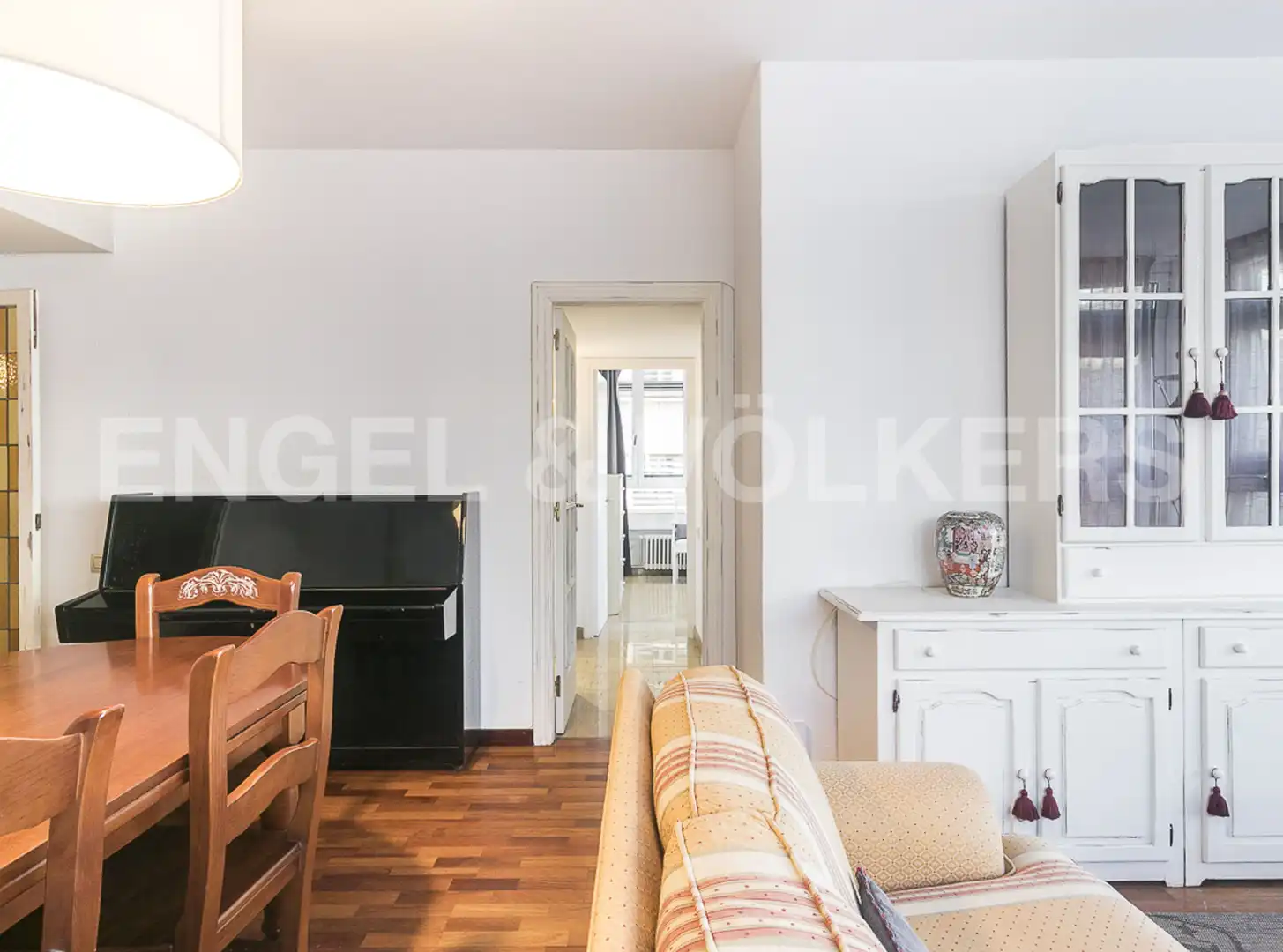 Sala de estar de Piso en venta en Barcelona con Calefacción y Parquet