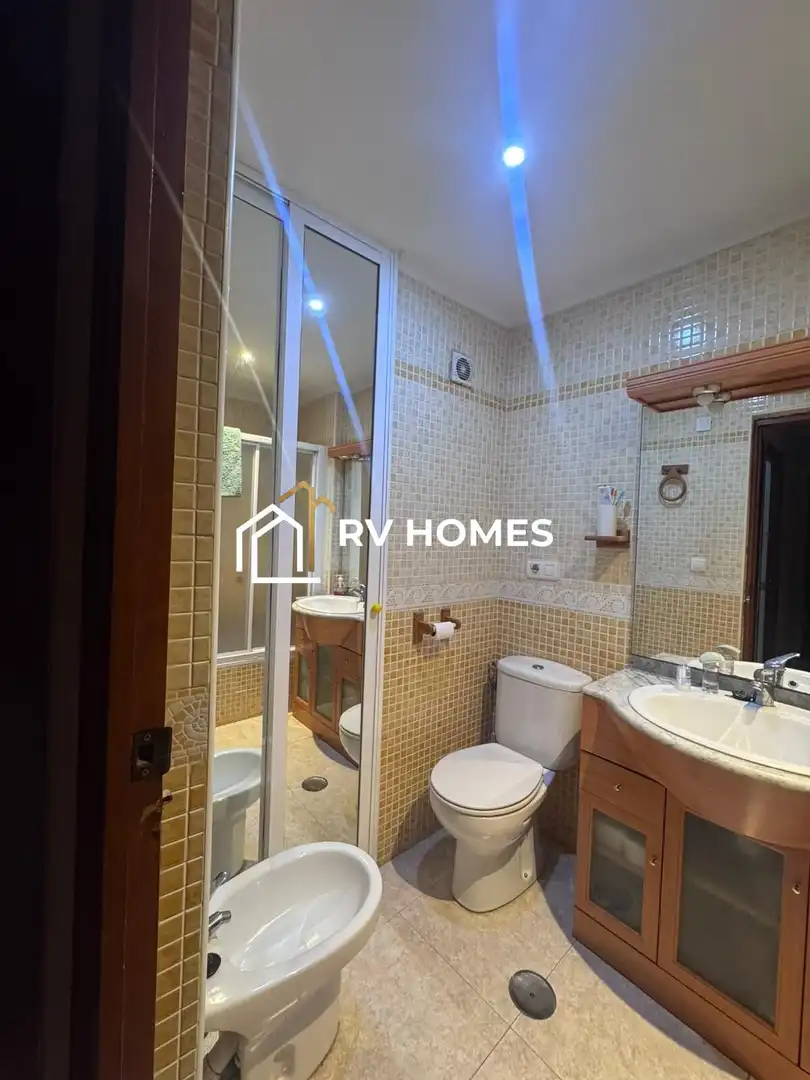 Bathroom of Flat for rent in Cáceres  with Air Conditioner, Terrace and Furnished