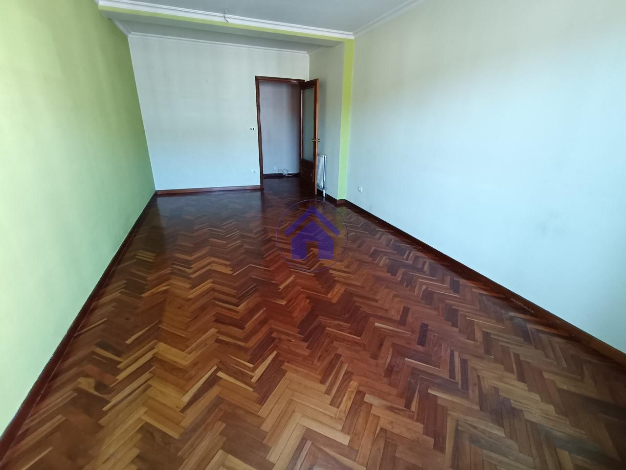 Dormitori de Àtic en venda en Vigo  amb Calefacció, Parquet i Terrassa