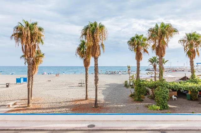 Apartamento en Alquiler en Caleta de Vélez