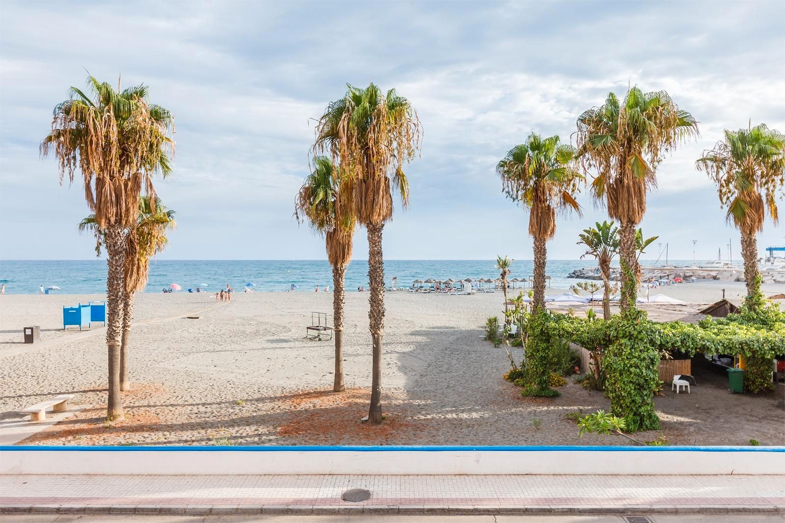 Vista exterior de Apartament de lloguer en Vélez-Málaga amb Terrassa i Moblat