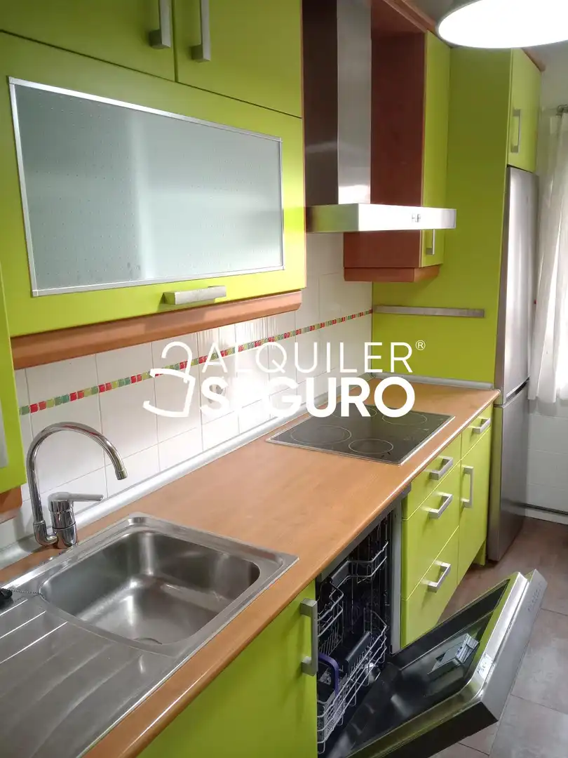 Cocina de Piso de alquiler en Valladolid con Calefacción, Trastero y Piscina