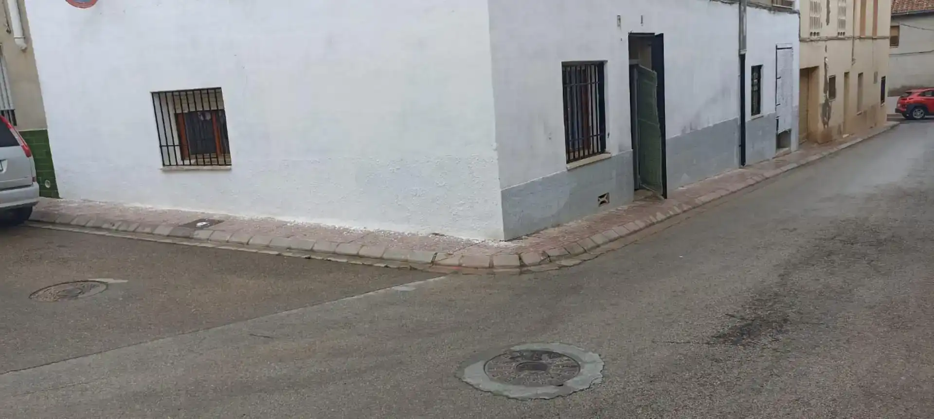 Vista exterior de Casa adosada en venda en Caudete amb Moblat, Forn i Rentadora