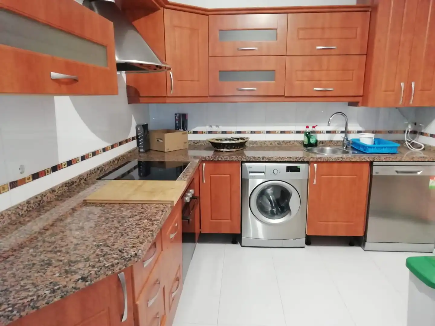 Cuina de Pis de lloguer en Málaga amb Aire condicionat, Terrassa i Moblat