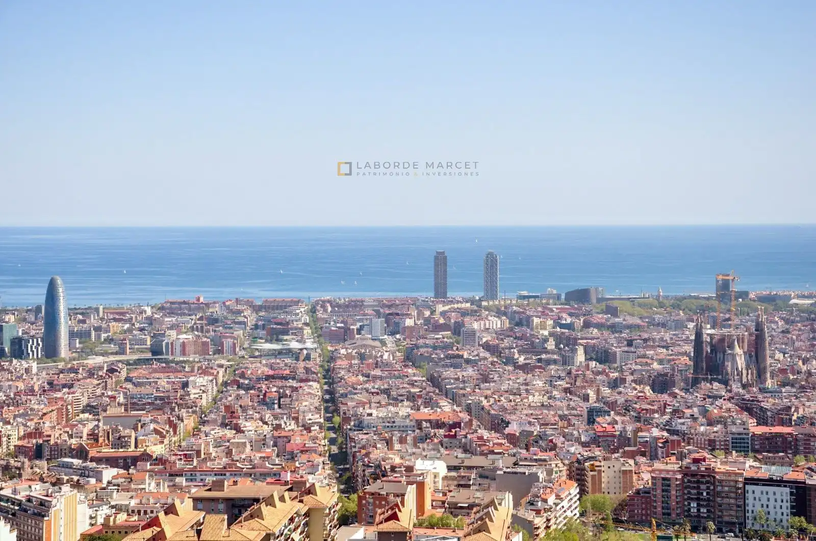Vista exterior de Local de alquiler en Barcelona