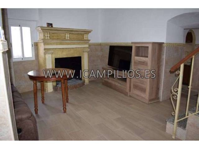 Casa-chalet en Venta en Baena