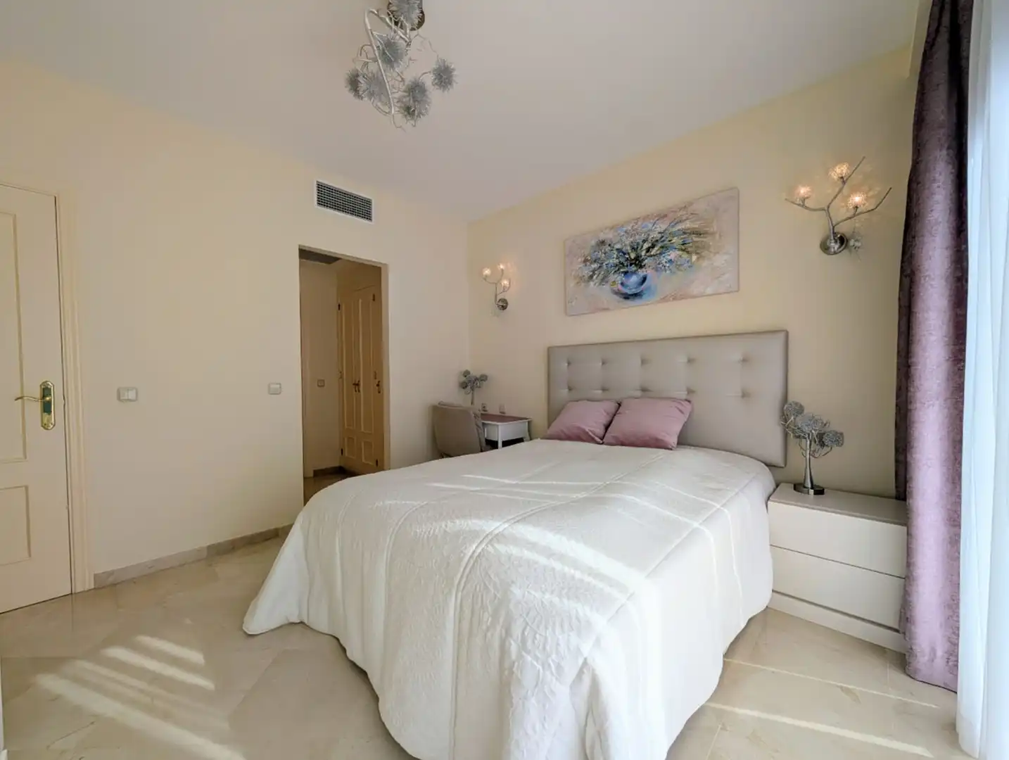 Habitación de Ático en venta en Estepona con Aire acondicionado, Calefacción y Terraza