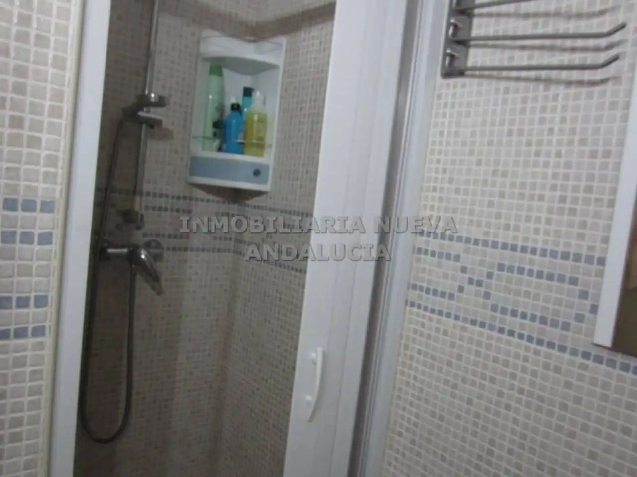 Badezimmer von Wohnung zur Miete in Almería mit Klimaanlage, Terrasse und Möbliert