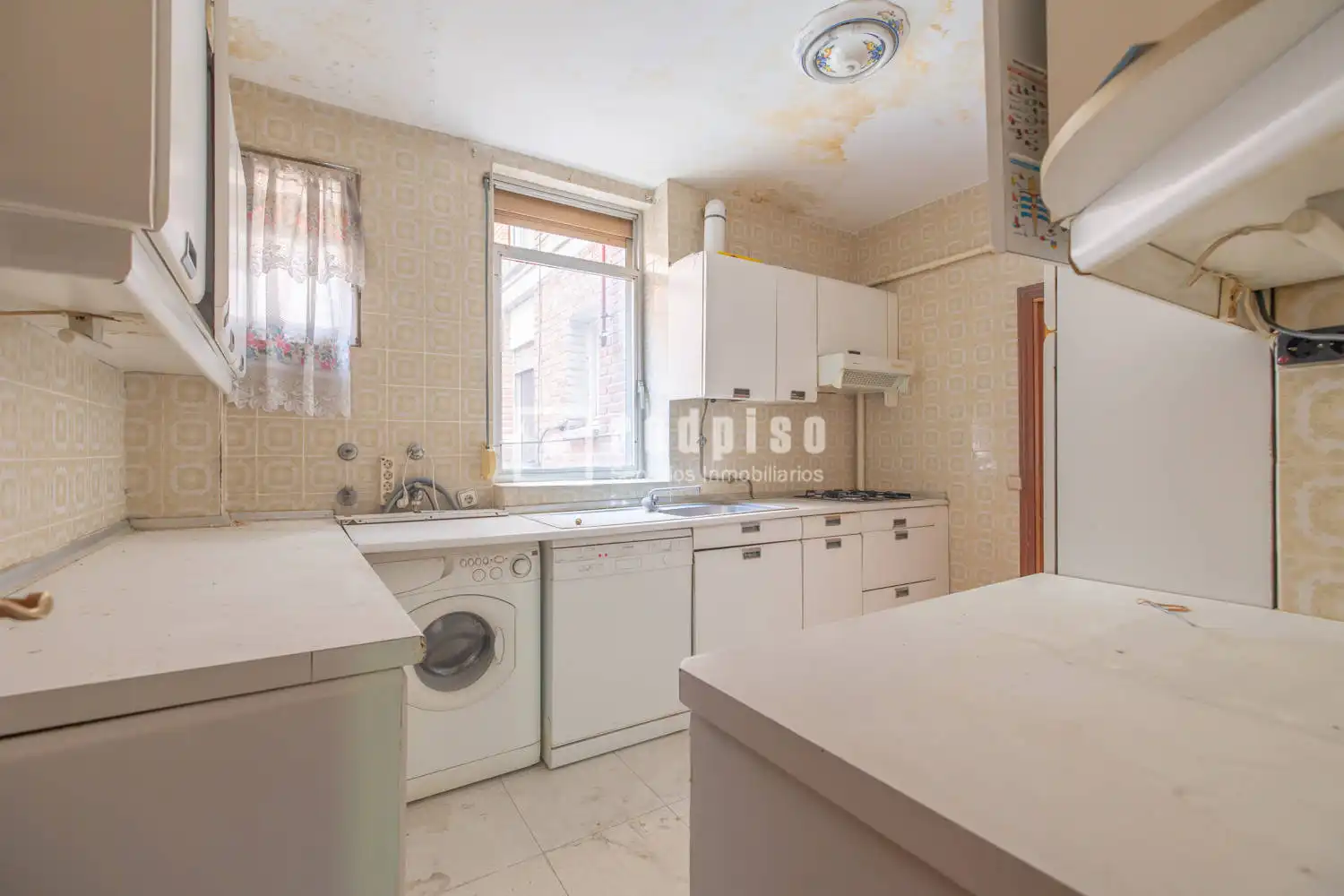 Cocina de Piso en venta en Madrid con Calefacción, Parquet y Terraza