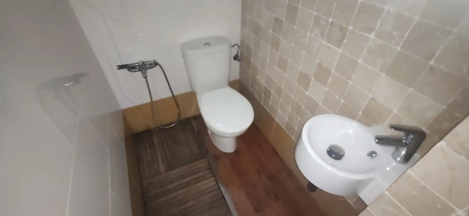 Badezimmer von Geschaftsraum zur Miete in Esparreguera