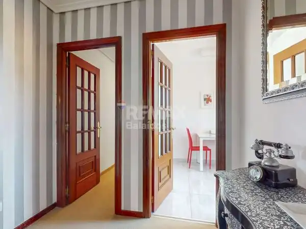 Habitación de Piso en venta en Vigo  con Calefacción, Parquet y Trastero