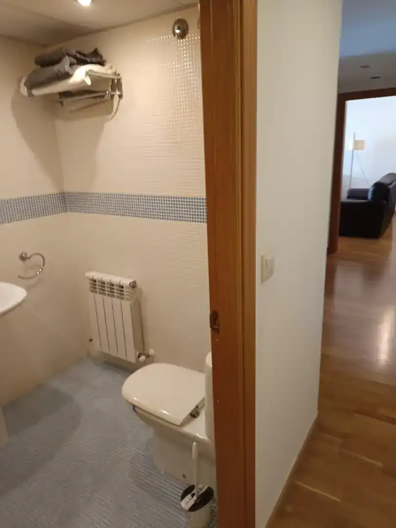 Bany de Pis en venda en  Huesca Capital amb Aire condicionat, Piscina i Balcó