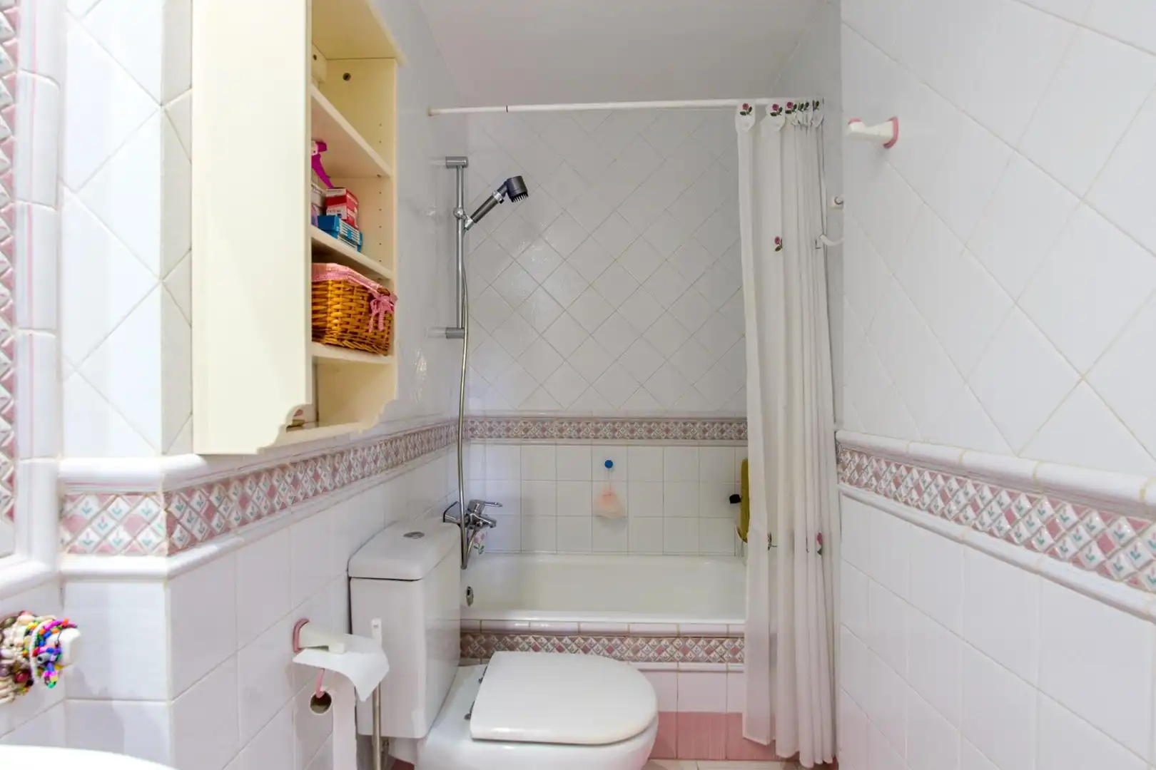 Bany de Casa o xalet en venda en Murcia amb Aire condicionat, Calefacció i Jardí privat