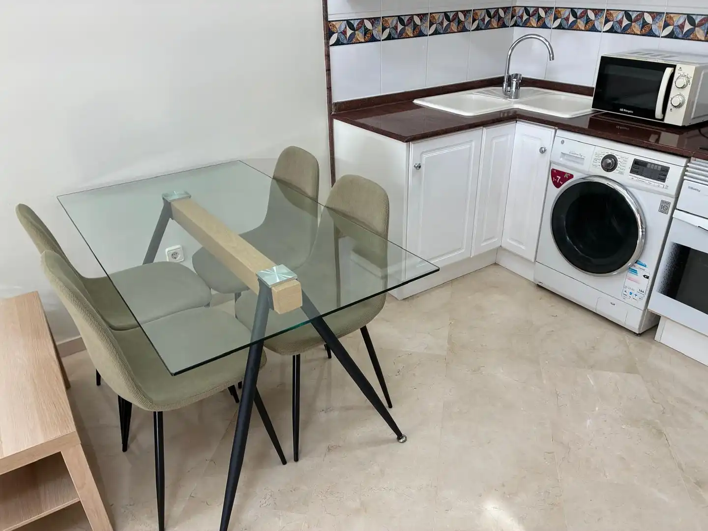 Cuina de Apartament de lloguer en Valencia amb Aire condicionat, Calefacció i Terrassa