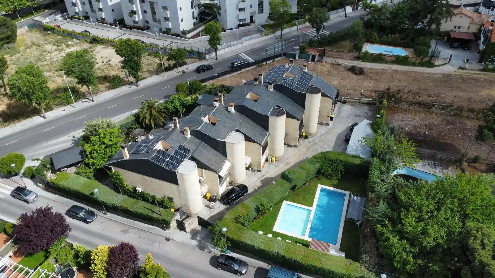 Vista exterior de Casa adosada en venta en Pozuelo de Alarcón con Aire acondicionado, Calefacción y Jardín privado
