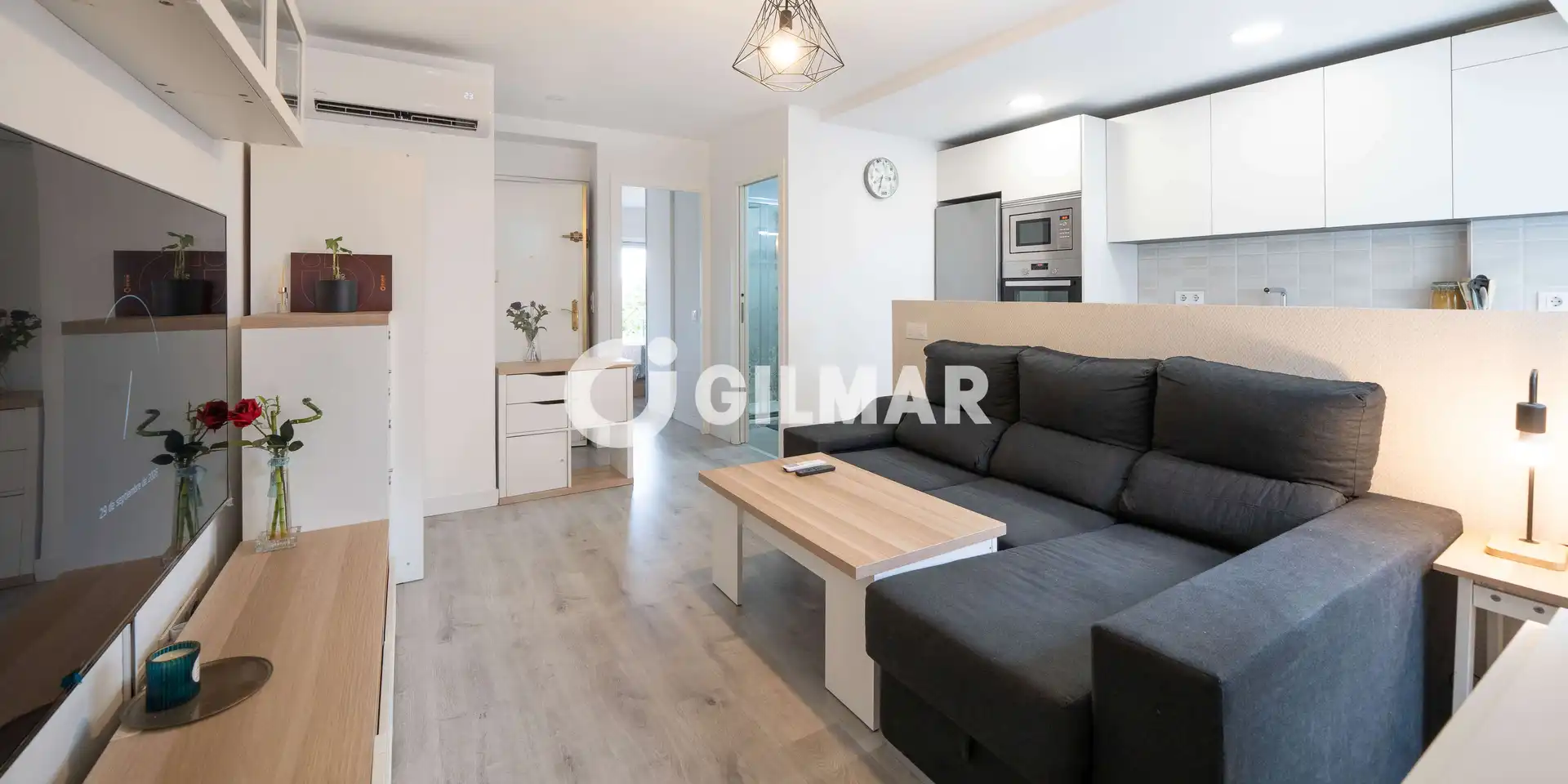Living room of Flat for sale in Ciudad Lineal