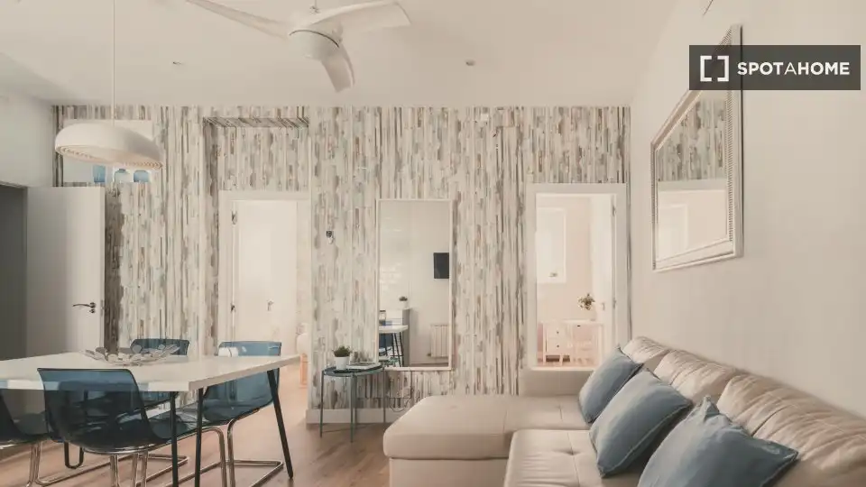 Living room of Flat for rent in Madrid  with Air Conditioner, Heating and Furnished