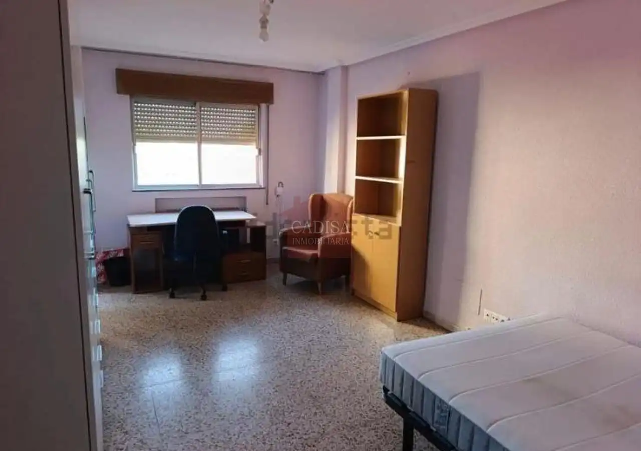 Flat with balcony to rent in San Bernardo - Carmelitas - Campus, imagen 9