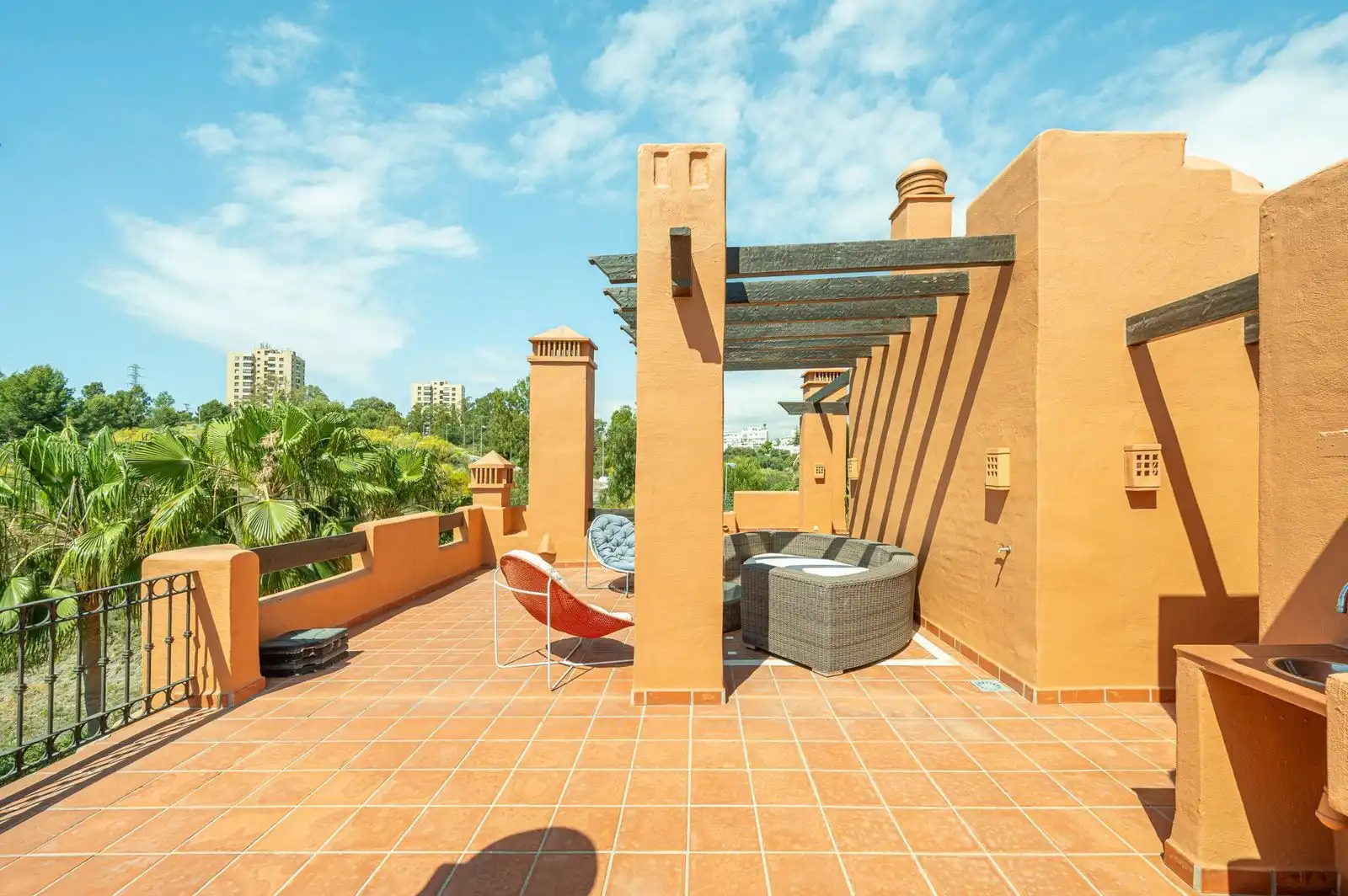 Terraza de Ático en venta en Marbella con Terraza, Trastero y Piscina comunitaria