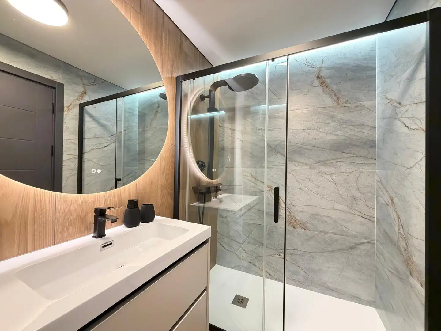 Bathroom of Houses for sale in Torrevieja  with Air Conditioner, Heating and Private garden