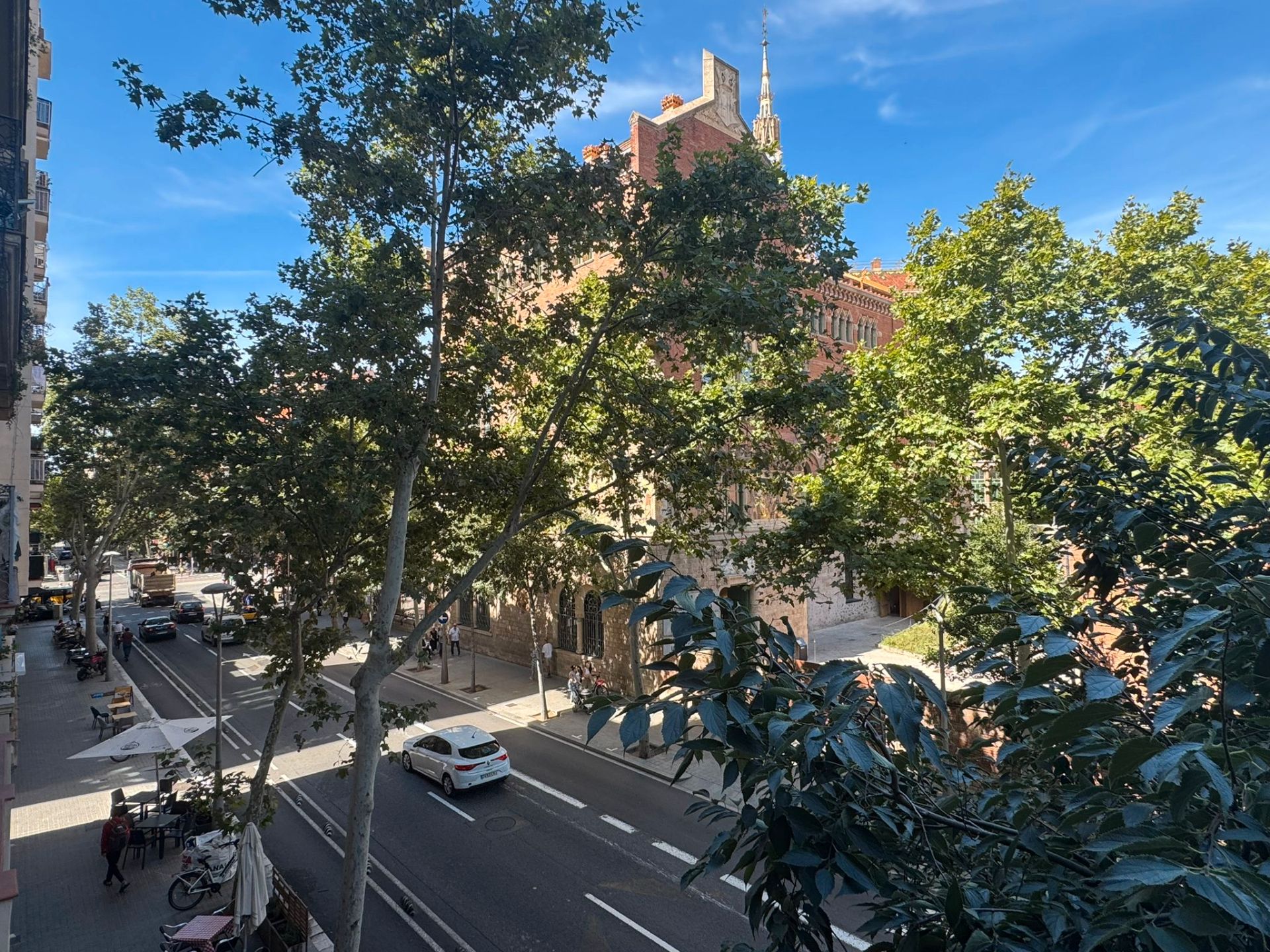 Exterior view of Flat for sale in  Barcelona Capital  with Air Conditioner, Furnished and Balcony