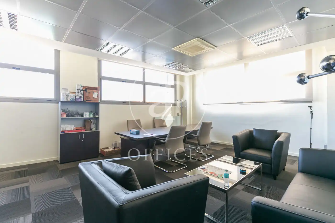Büro zur Miete in Badalona mit Klimaanlage und Heizung