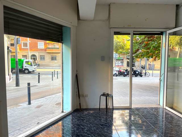 Local comercial en Alquiler en El Guinardó