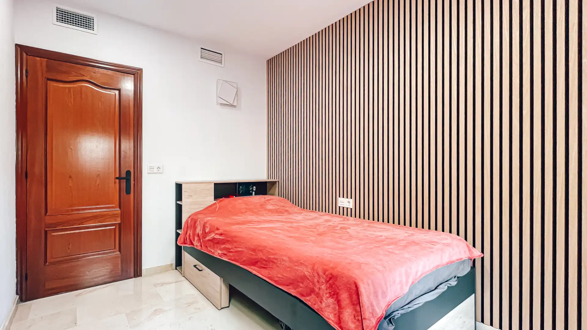 Bedroom of Flat for sale in Casares  with Air Conditioner, Private garden and Terrace