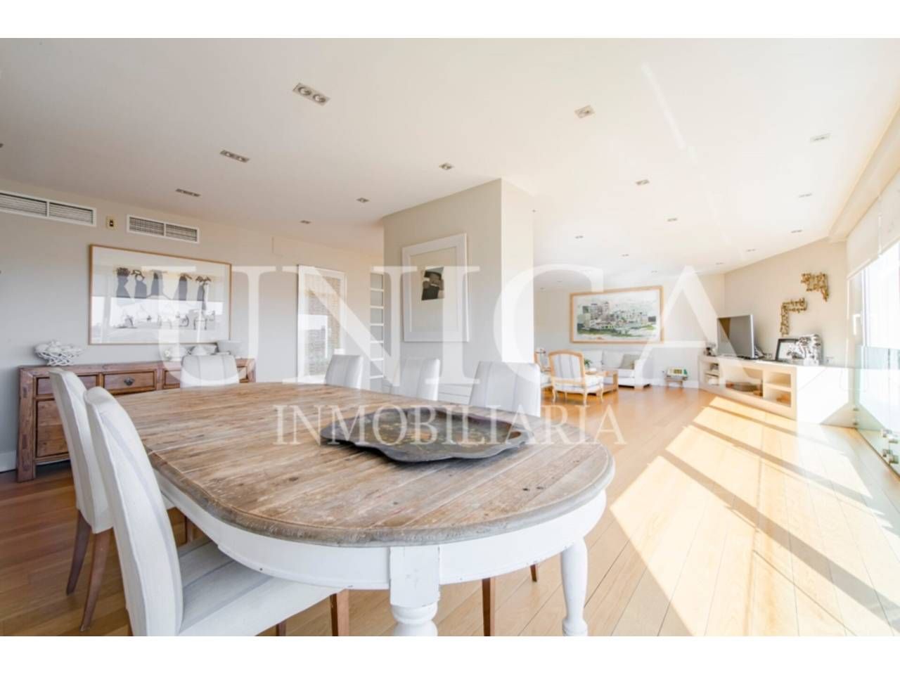Dining room of Flat for sale in  Madrid Capital  with Air Conditioner, Parquet flooring and Storage room
