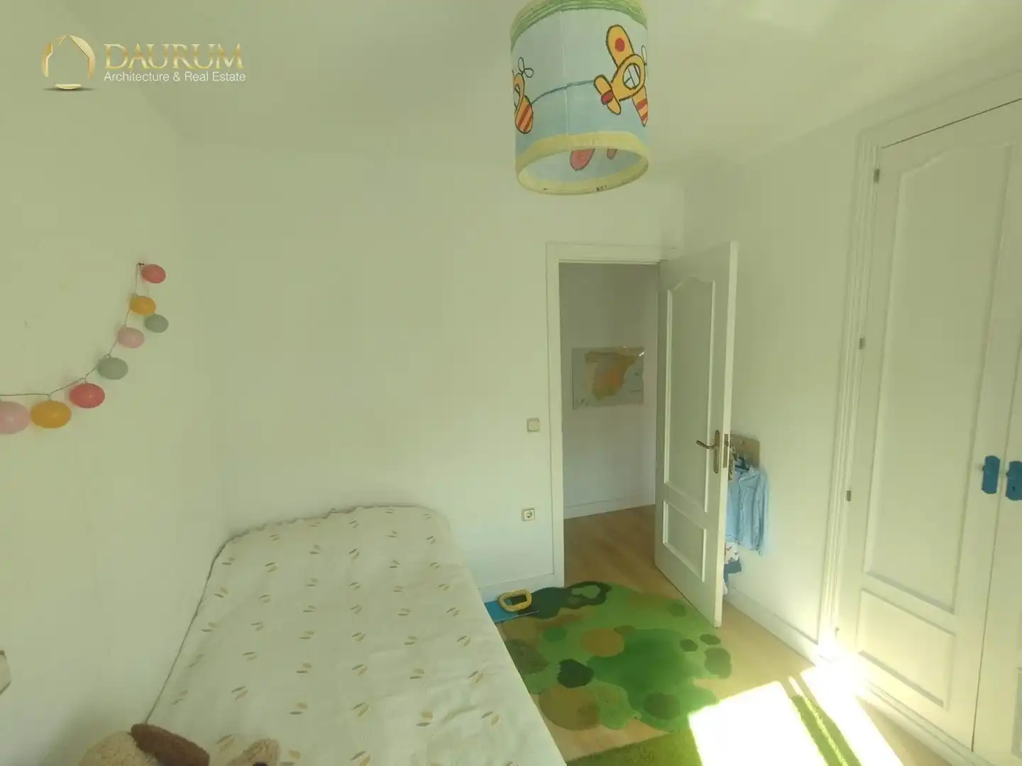 Dormitori de Casa adosada en venda en Alcalá de Henares amb Calefacció, Jardí privat i Terrassa
