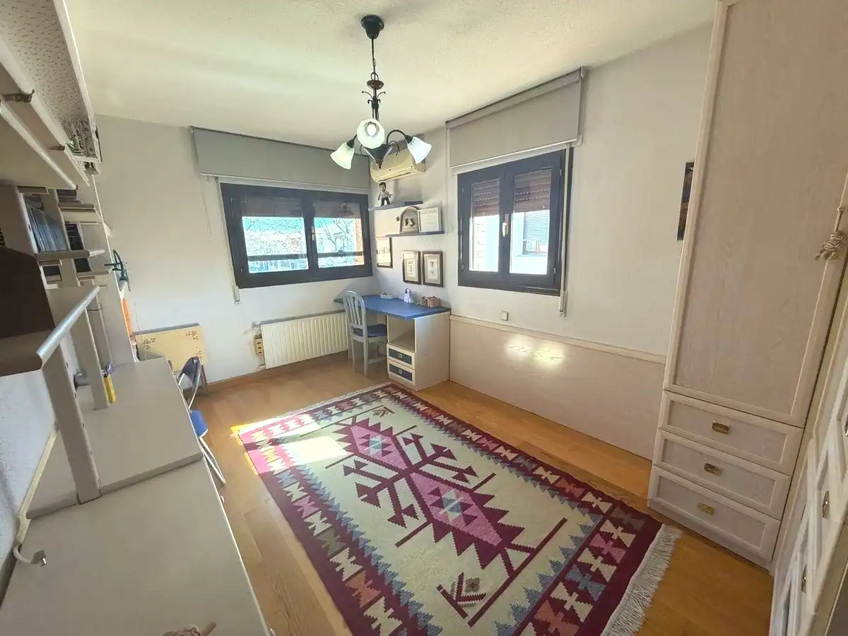 Habitación de Casa o chalet en venta en Azuqueca de Henares con Aire acondicionado, Jardín privado y Trastero