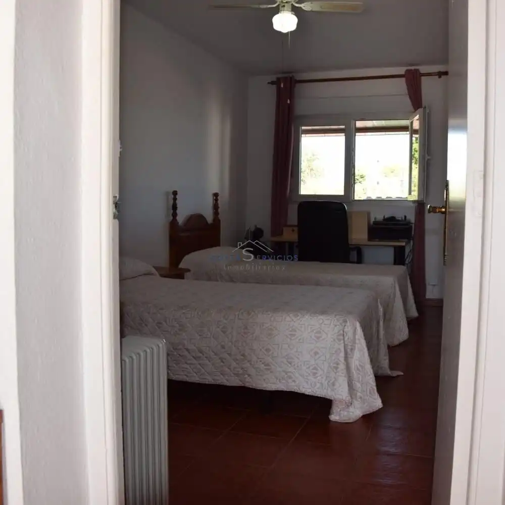 Dormitori de Finca rústica en venda en Gibraleón amb Aire condicionat, Terrassa i Piscina