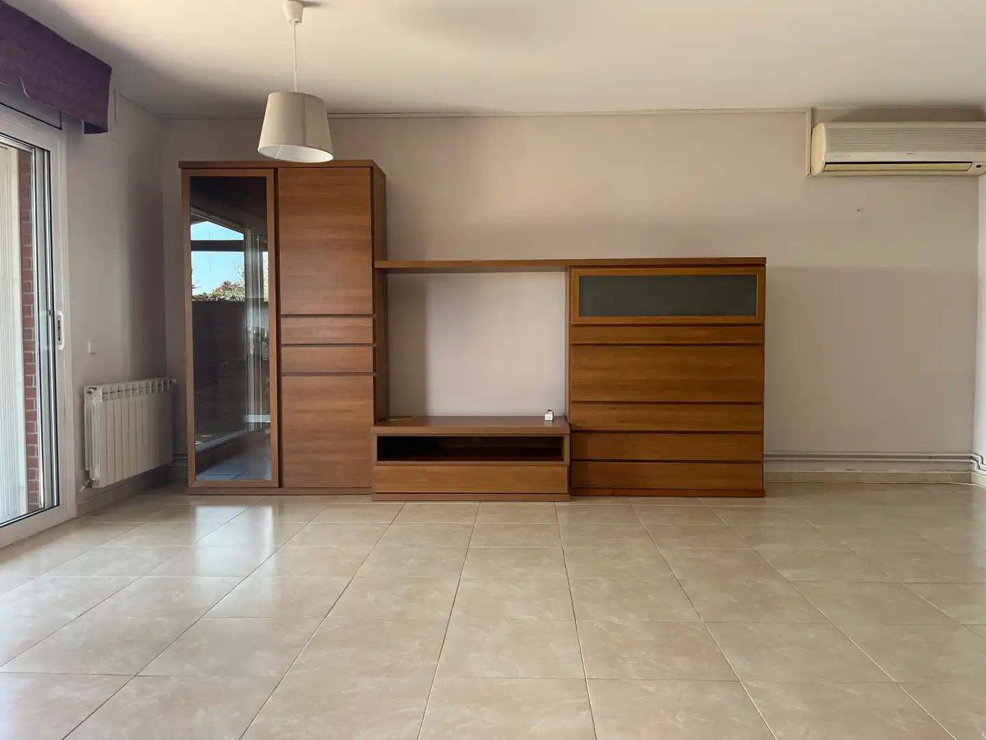 Sala d'estar de Casa adosada en venda en Ullastrell amb Aire condicionat, Calefacció i Jardí privat