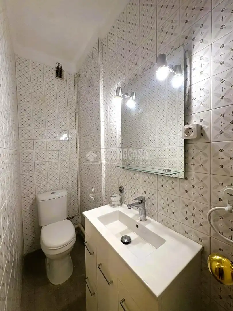 Bathroom of Flat for sale in Barcelona  with Terrace