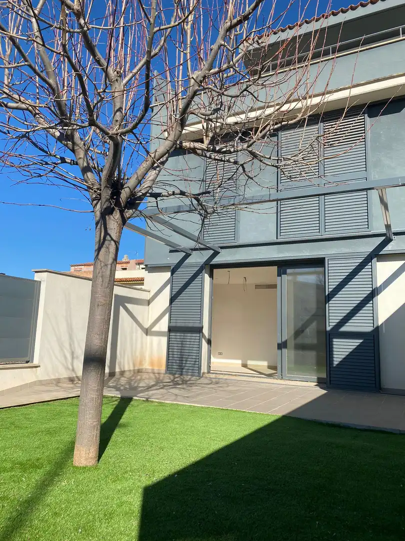 Casa adosada en venta en Carrer dels Prats, 6, Alió