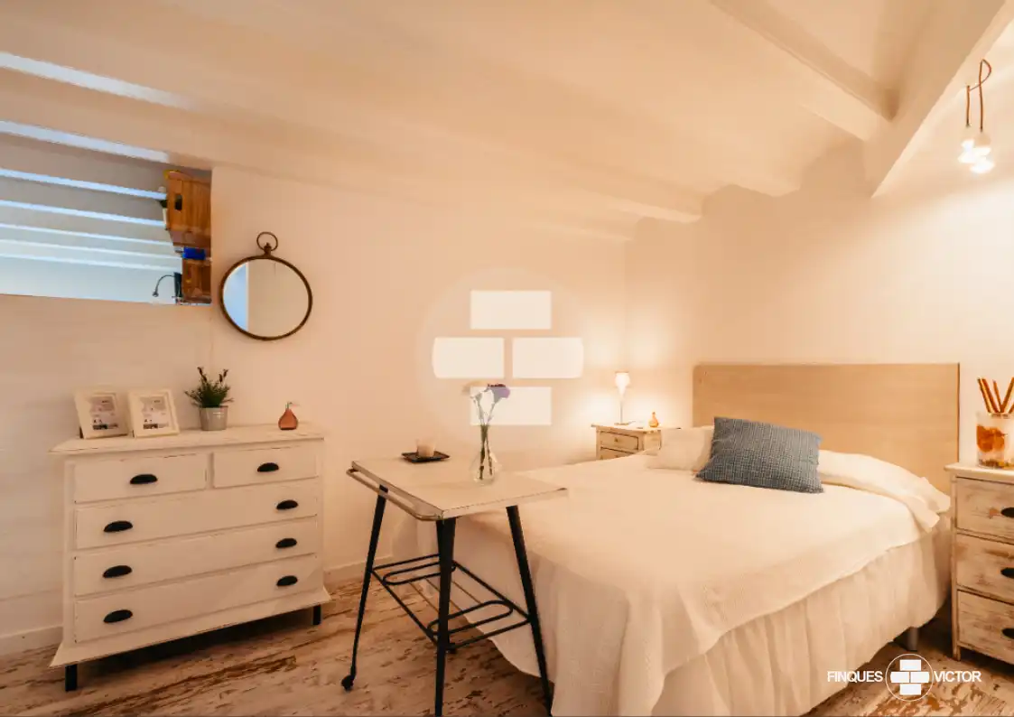 Habitación de Piso en venta en Barcelona con Amueblado, Horno y TV