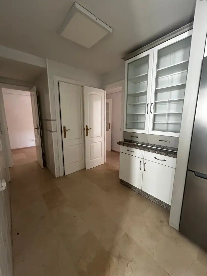 Cocina de Piso de alquiler en Córdoba con Aire acondicionado, Jardín privado y Piscina comunitaria