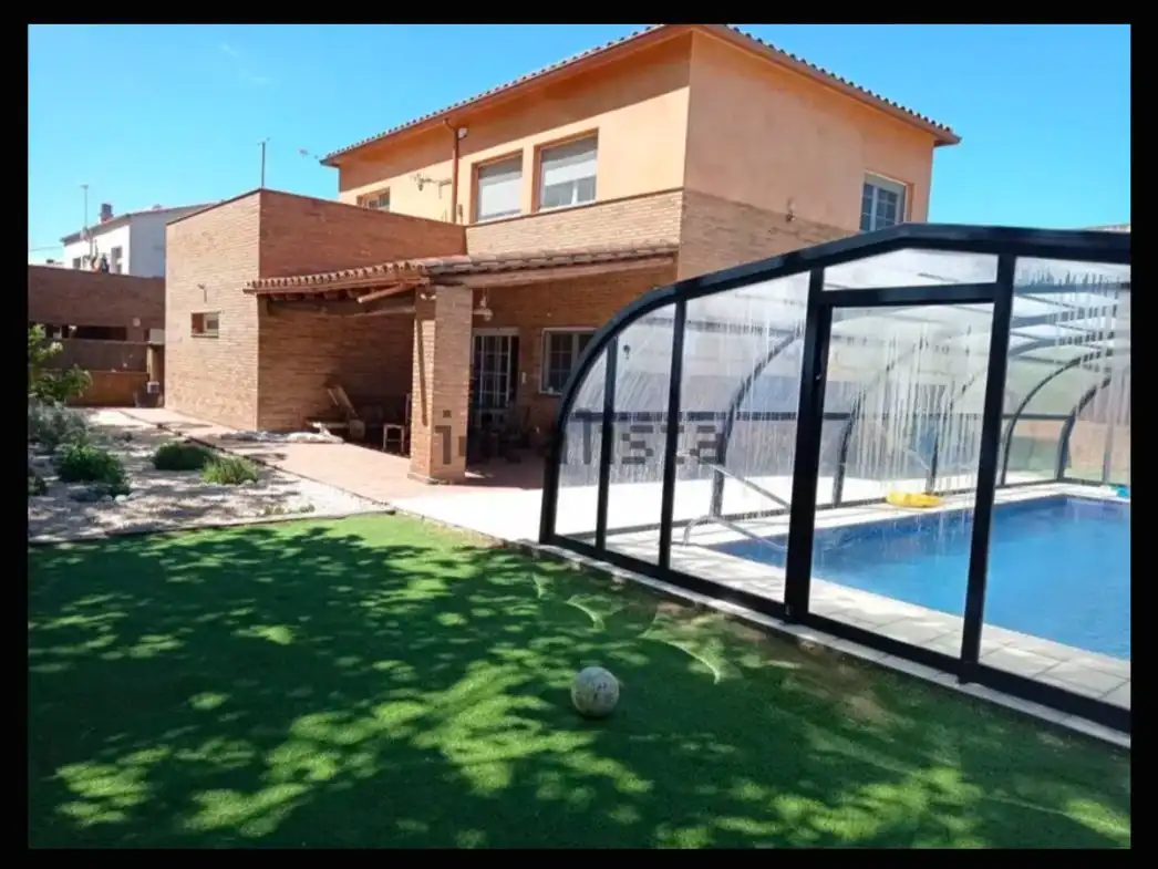 Haus mit Pool zum Verkauf in Canigó 2
