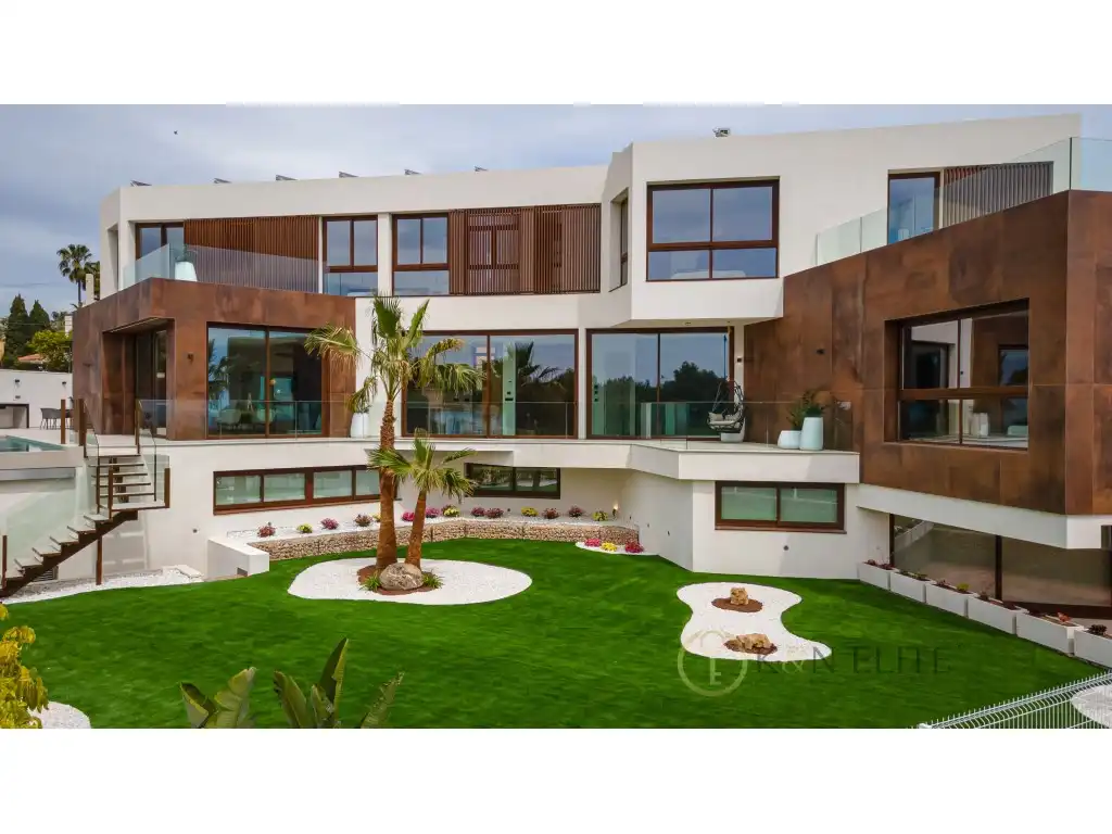 Vista exterior de Casa o xalet en venda en Benidorm amb Aire condicionat, Terrassa i Piscina