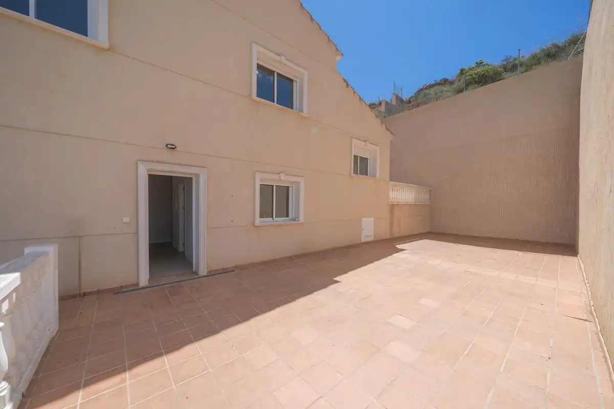 Casa pareada con terraza en venta en Carrer d'Oriola, imagen 32