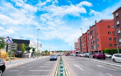 Vista exterior de Pis en venda en Valdemoro amb Aire condicionat, Terrassa i Balcó