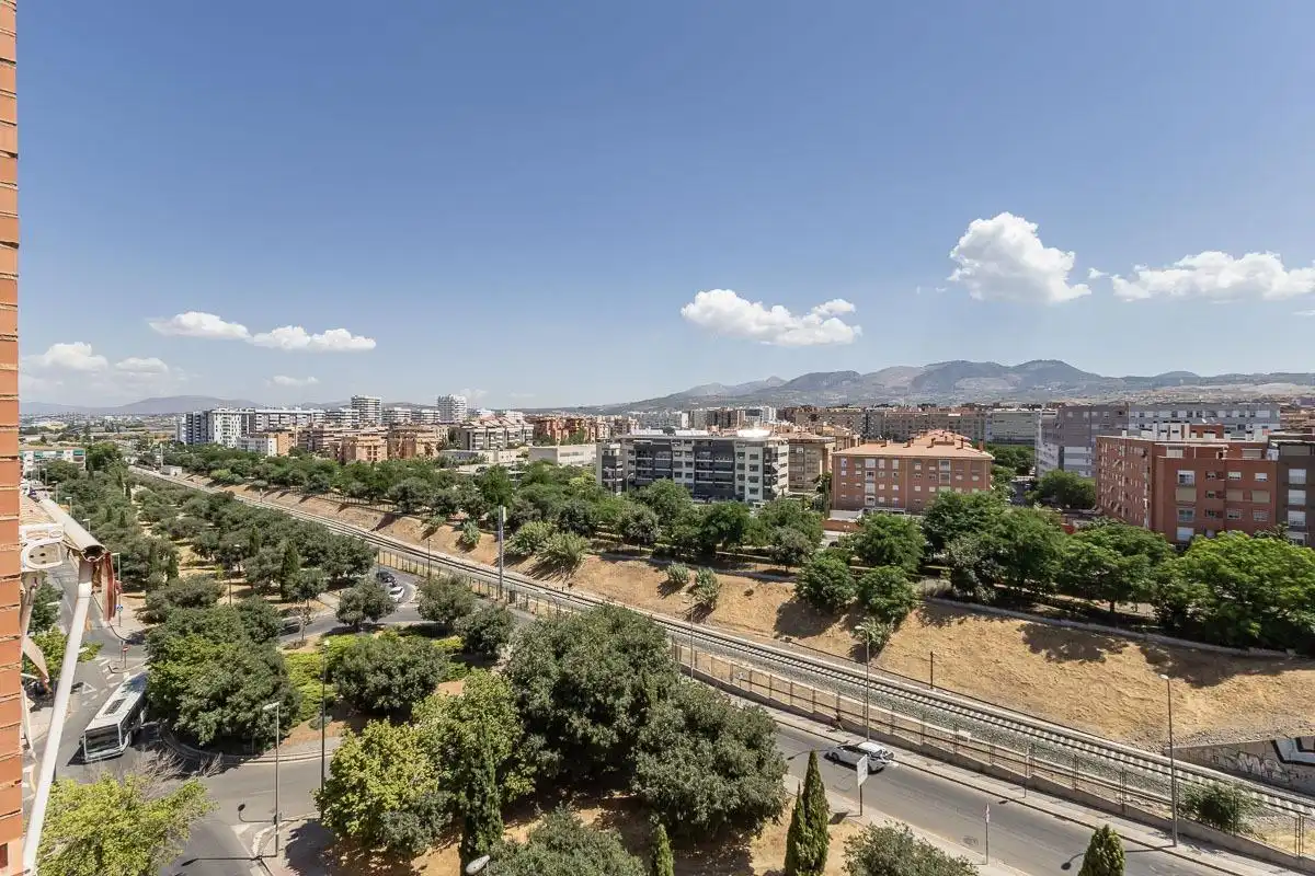 Vista exterior de Piso en venta en Granada con Aire acondicionado, Calefacción y Terraza
