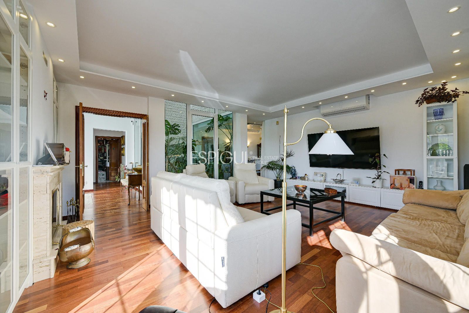 Living room of House or chalet for sale in Girona Capital  with Air Conditioner, Heating and Terrace