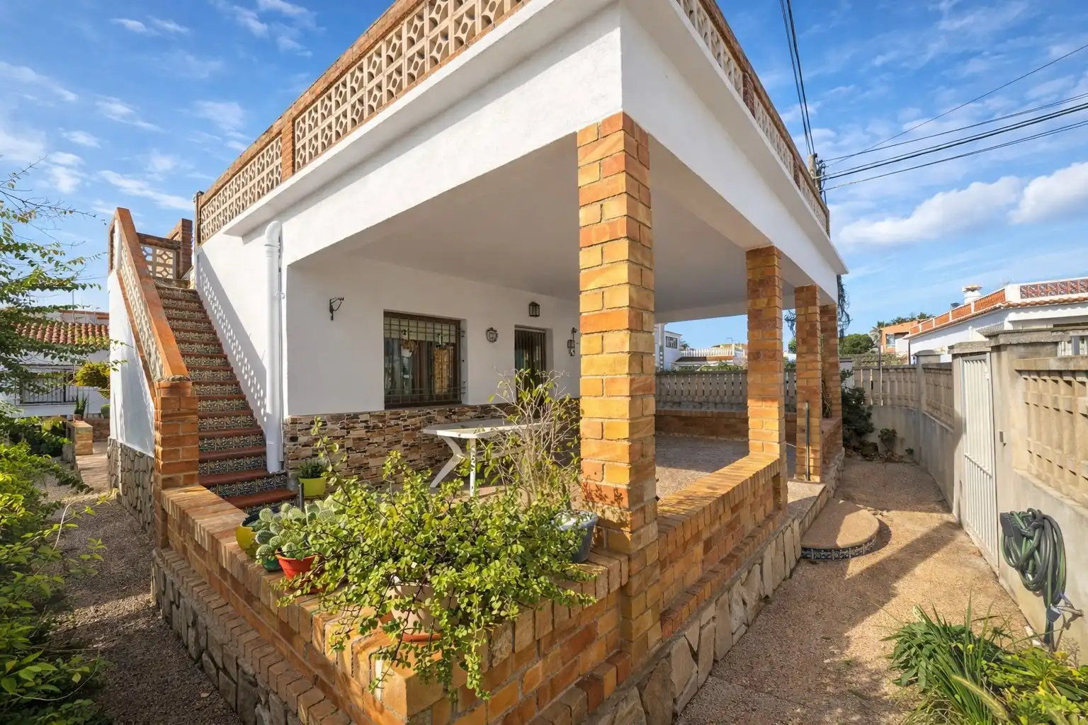 Exterior view of Houses for sale in Oliva  with Private garden, Terrace and Storage room