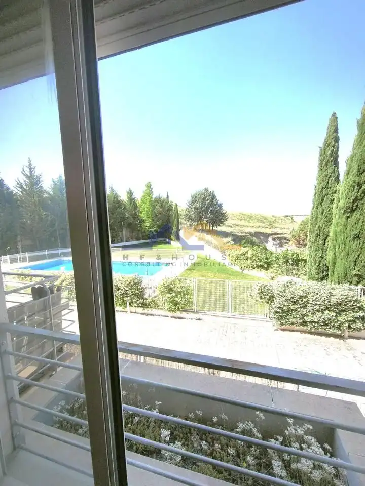 Schwimmbecken von Wohnung zum Verkauf in Ontígola mit Klimaanlage, Heizung und Privatgarten