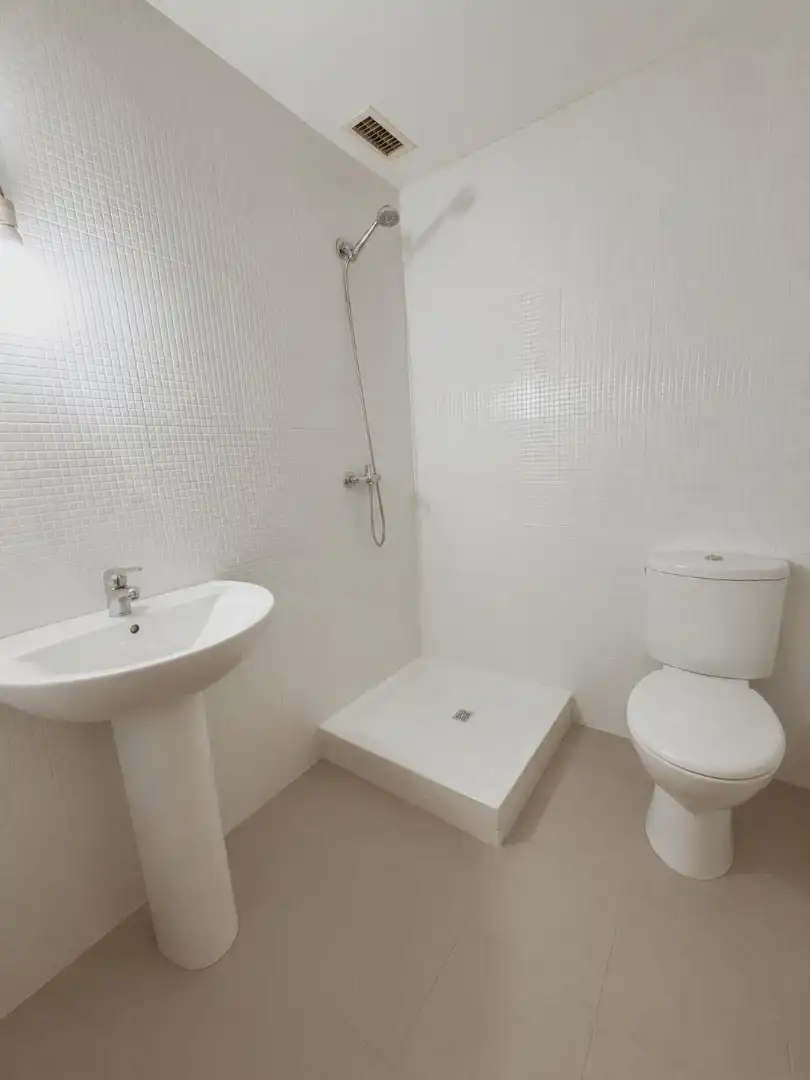 Badezimmer von Wohnung zum Verkauf in Zuera mit Heizung, Möbliert und Ofen