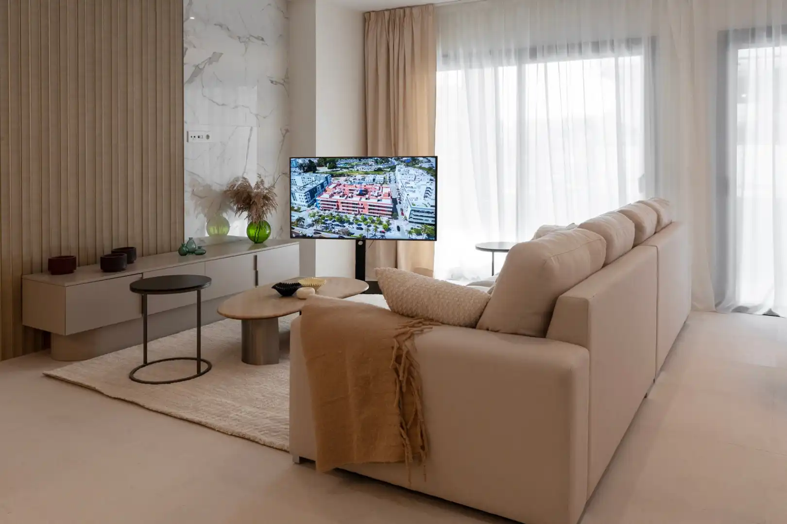 Sala de estar de Apartamento en venta en Marbella con Terraza, Amueblado y Balcón
