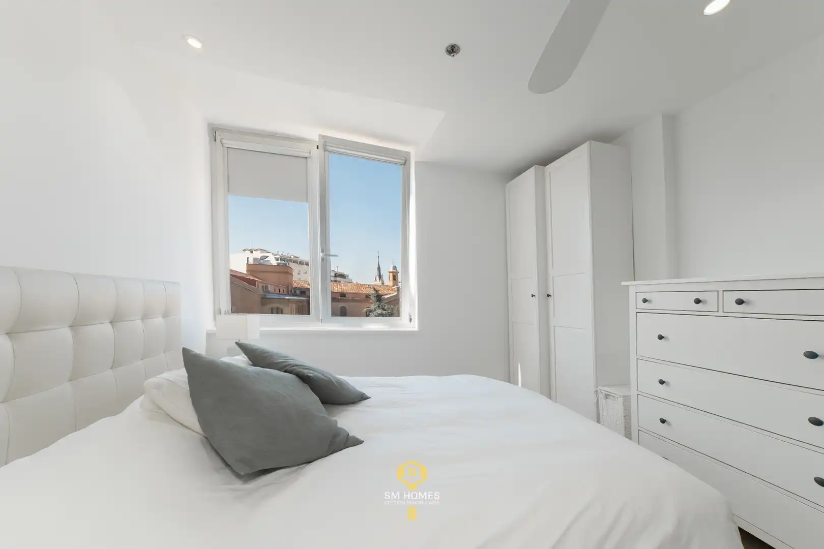 Bedroom of Study for sale in Madrid  with Air Conditioner, Heating and Furnished