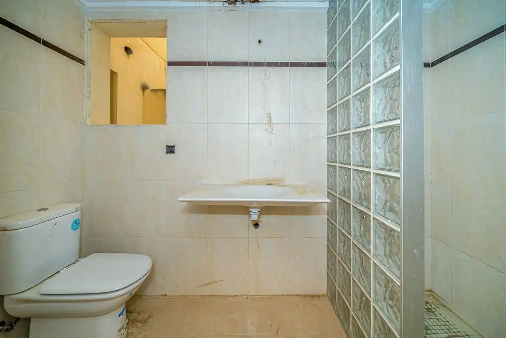 Baño de Edificio en venta en Tàrbena